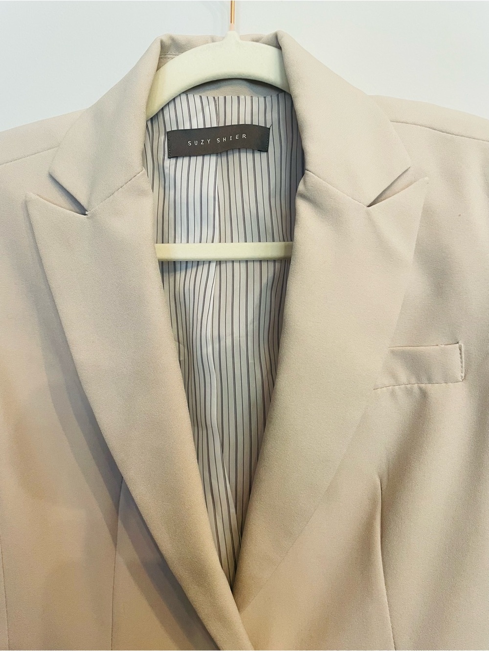 Suzy Shier Beige Women’s Blazer - Picture 4 of 11